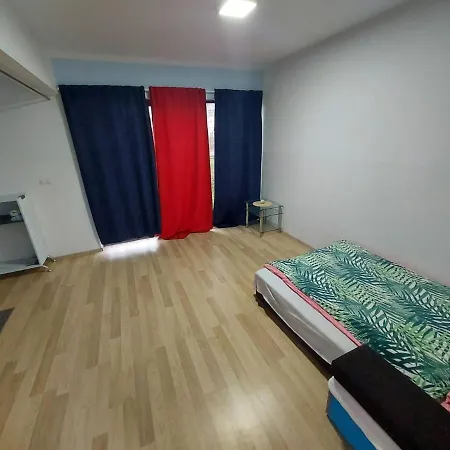 Galeria Kolorow - Apartament With A Garden Lodz